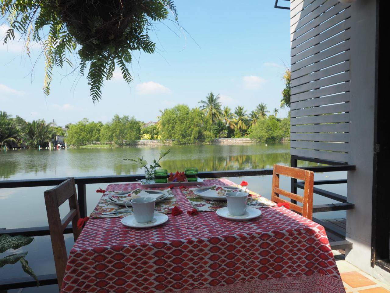 Amphawa Caza Platuu Acomodação com café da manhã Exterior foto